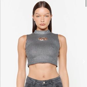 NWOT Silver Knitted Globe Sleeveless Crop Top